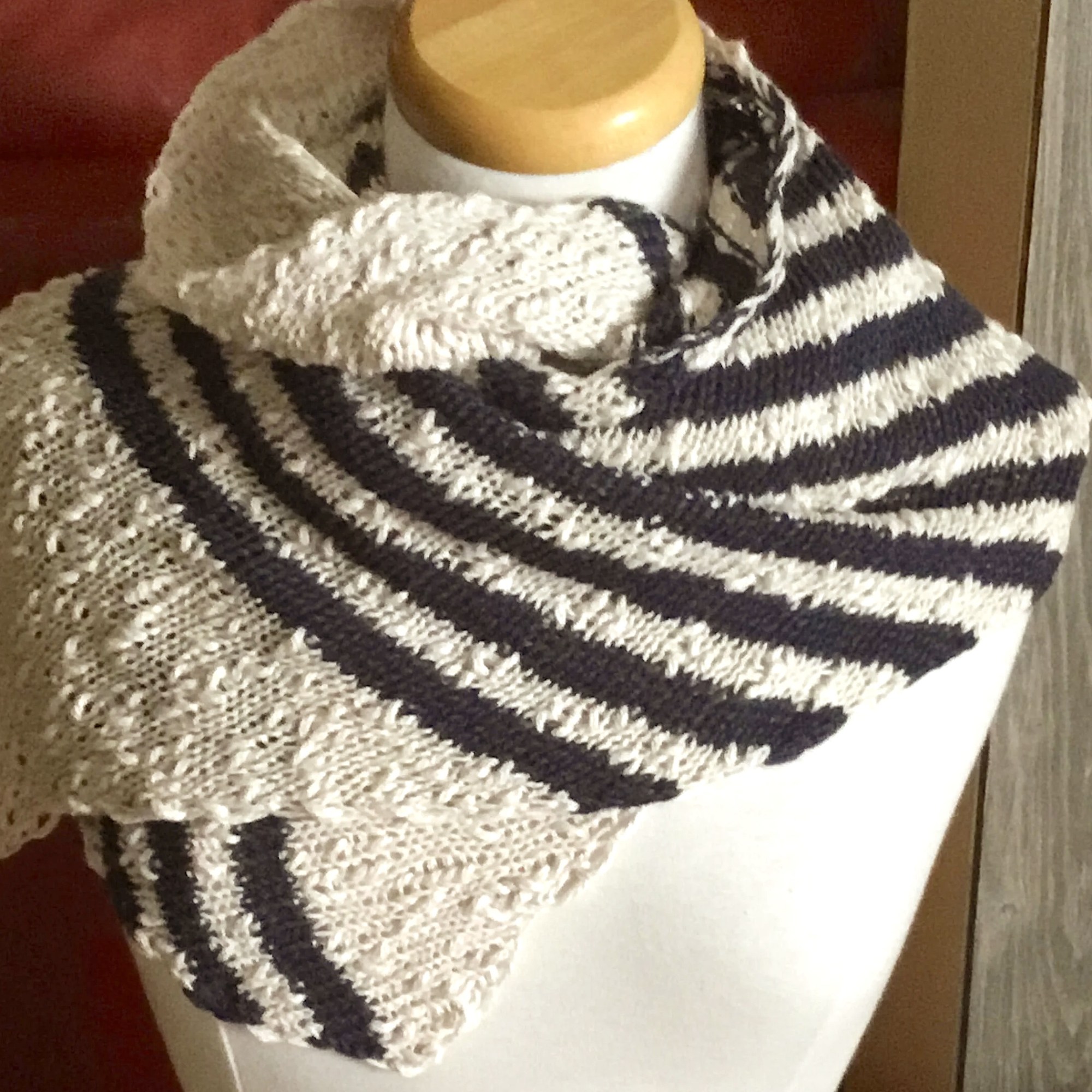 Tricot et crochet, créations textiles artisanales par Denise Bois.