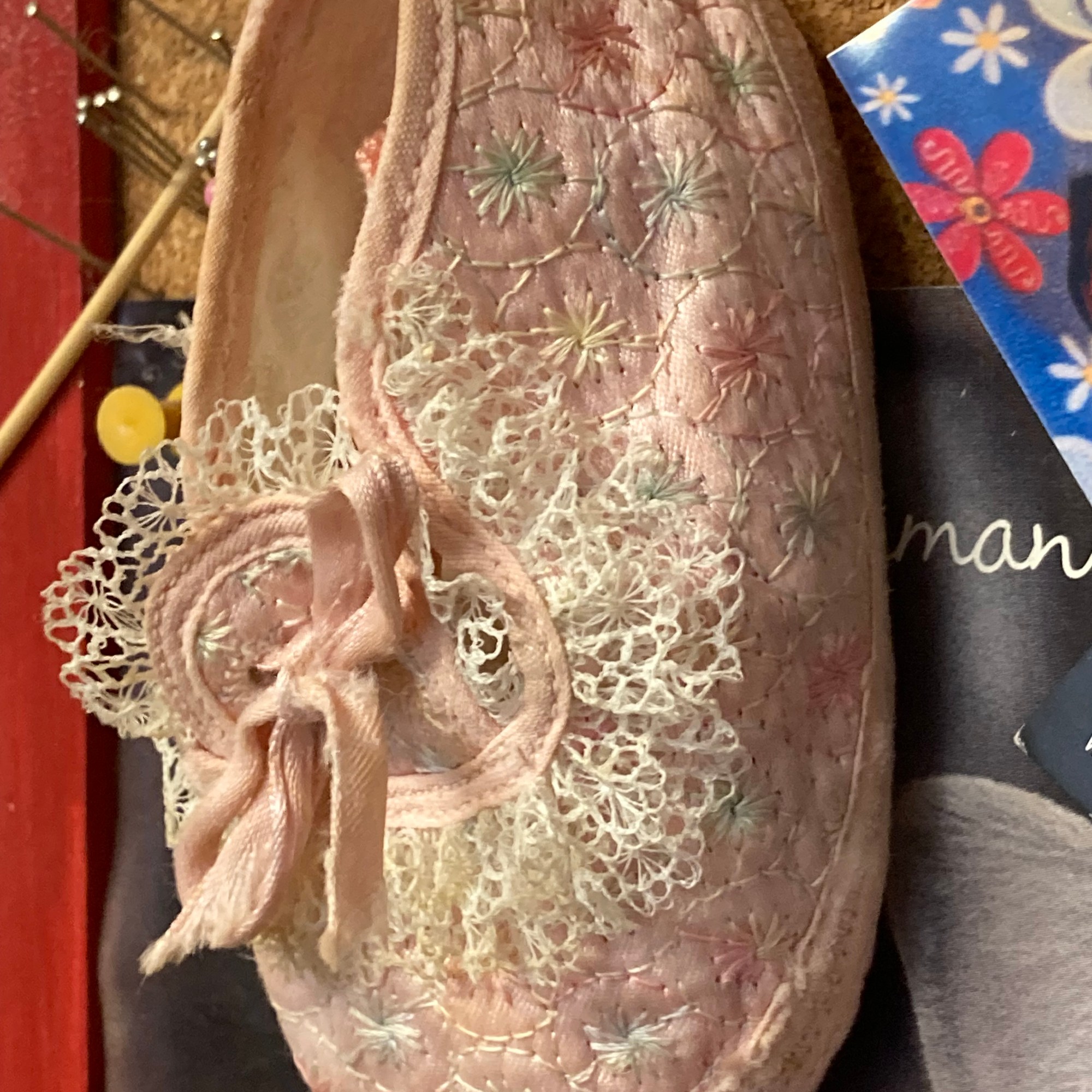 Tricot et crochet, créations textiles artisanales par Denise Bois.