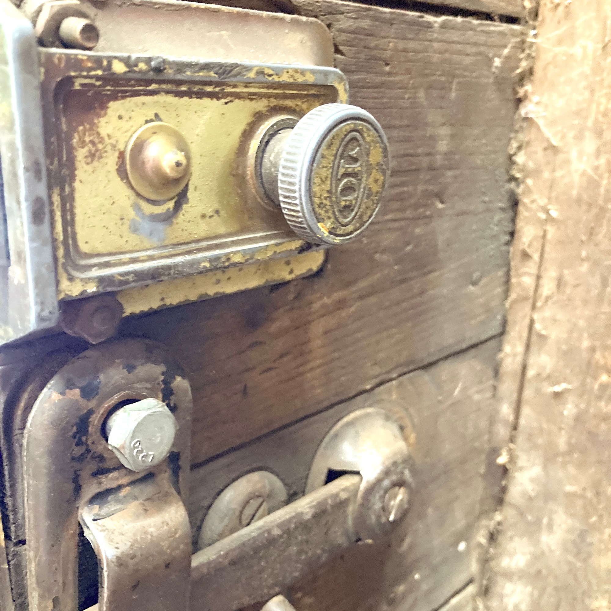 Sculpture en métal recyclé et soudure artistique par Pierre Verenka.