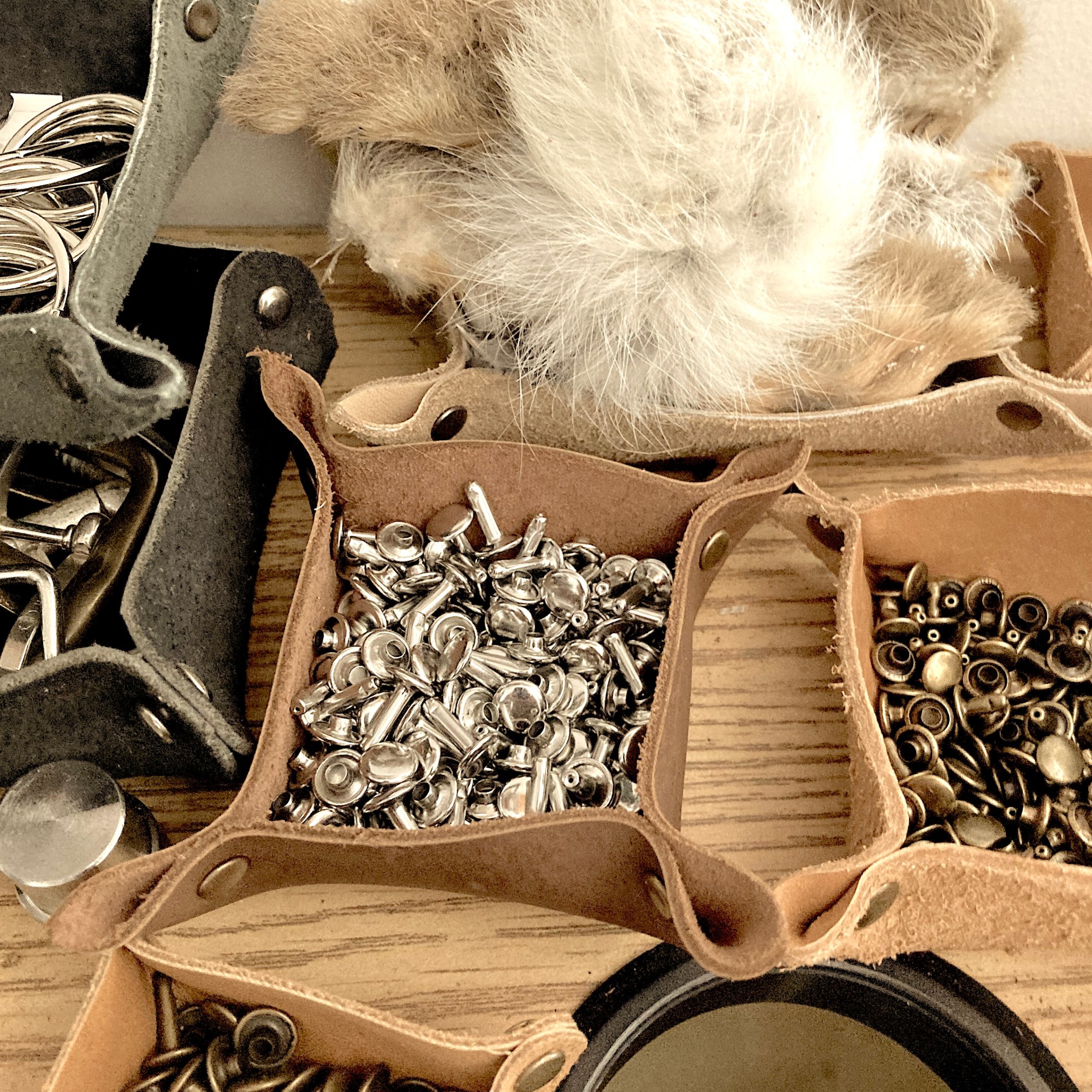 Sacs et accessoires en cuir recyclé, maroquinerie artisanale par Ariane Breault | Bolito | Cornuto Craft.