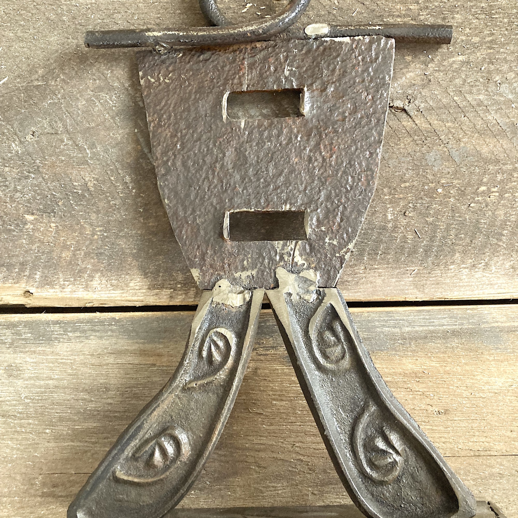 Sculpture en métal recyclé et soudure artistique par Pierre Verenka.