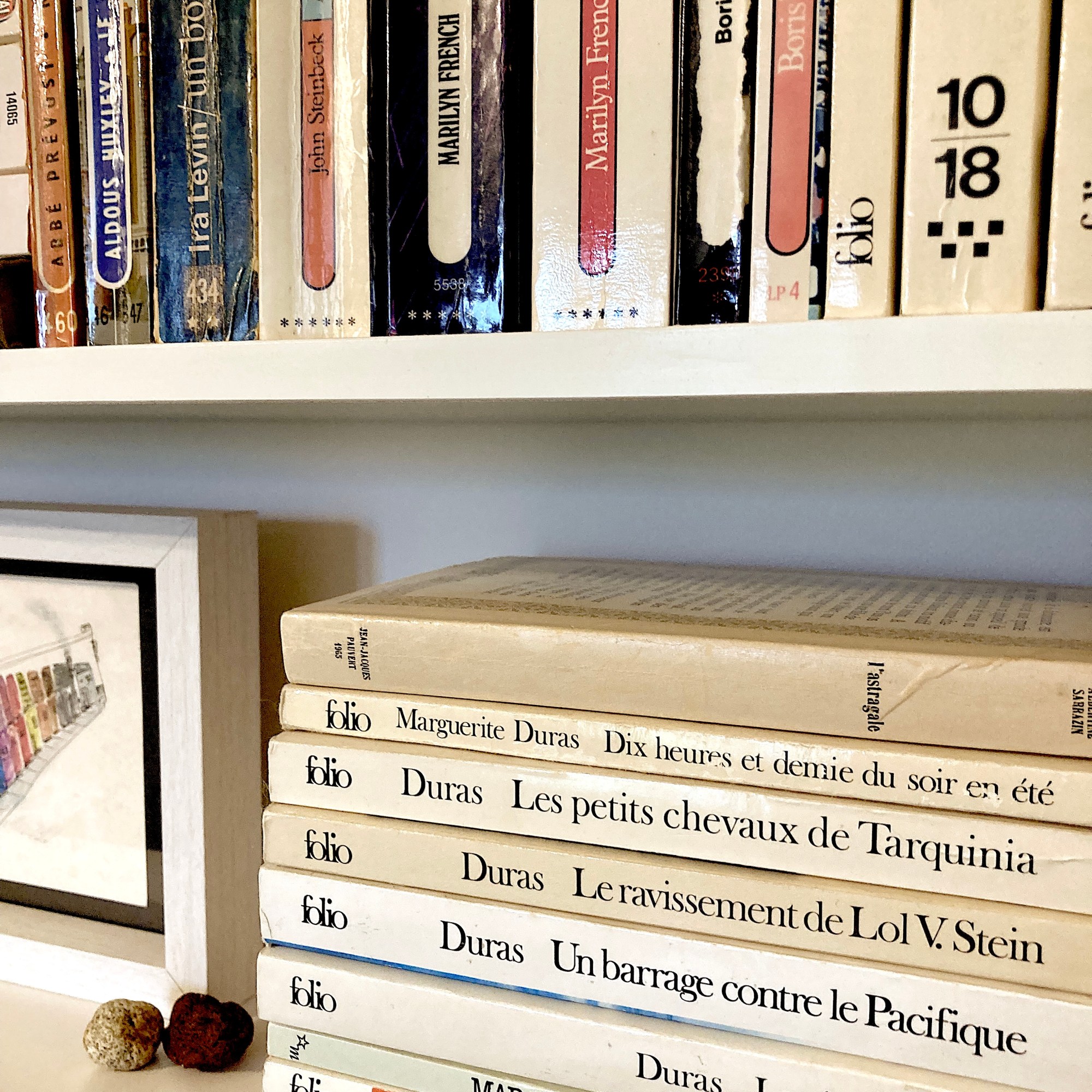 Sacs et pochettes en tissus recyclés, couture artisanale par Sylvie Villeneuve.